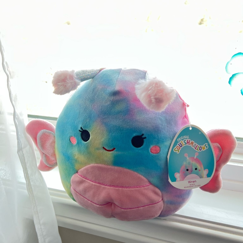 8" Wren Squishmallow